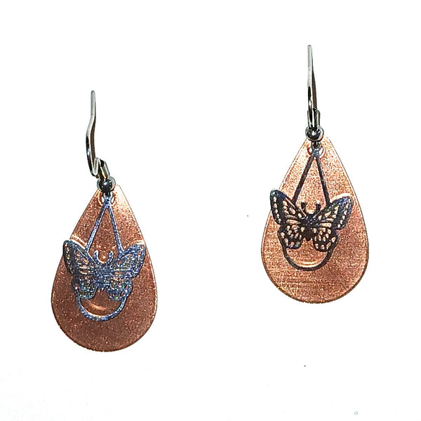 Teardrop-shaped earrings with butterfly design 