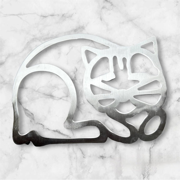 Metal cat-shaped trivet