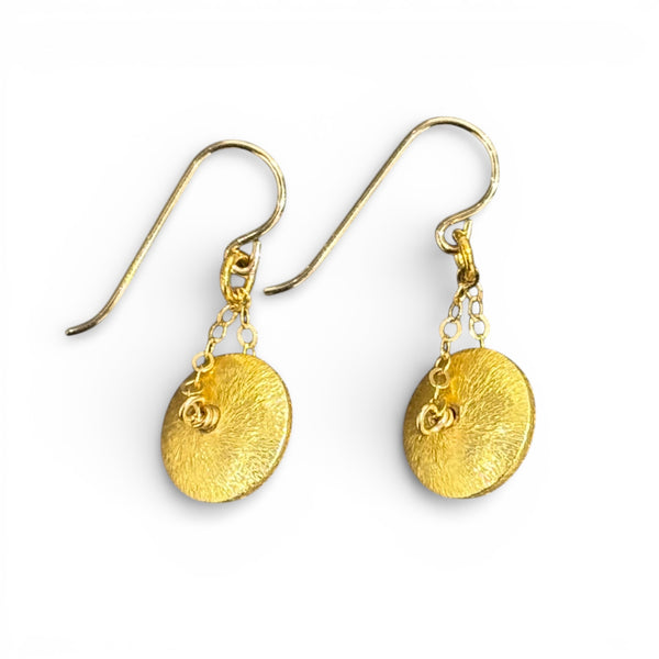Pair of gold disc and chain earrings 